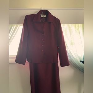 Kasper skirt suit